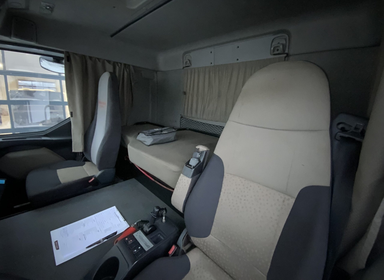 Savivartis sunkvežimis Renault Premium 460.32 8x4 Dxi: foto 17