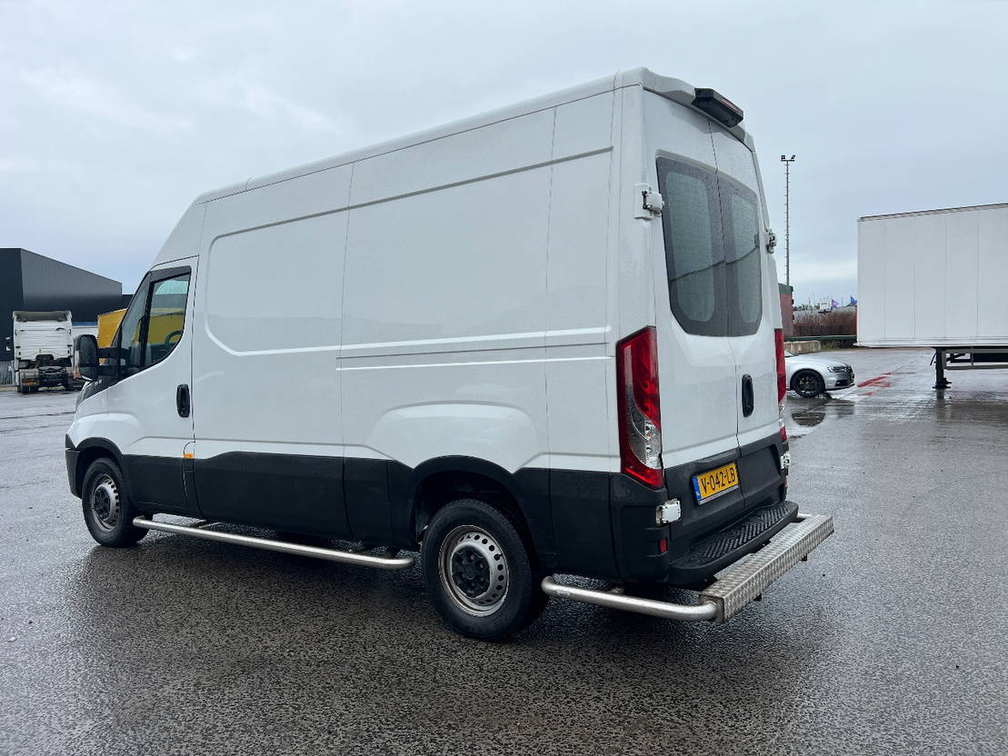 Iveco Daily 35S12 Euro 6, AUT - Krovininis mikroautobusas: foto 4 Iveco Daily 35S12 Euro 6, AUT - Krovininis mikroautobusas: foto 4