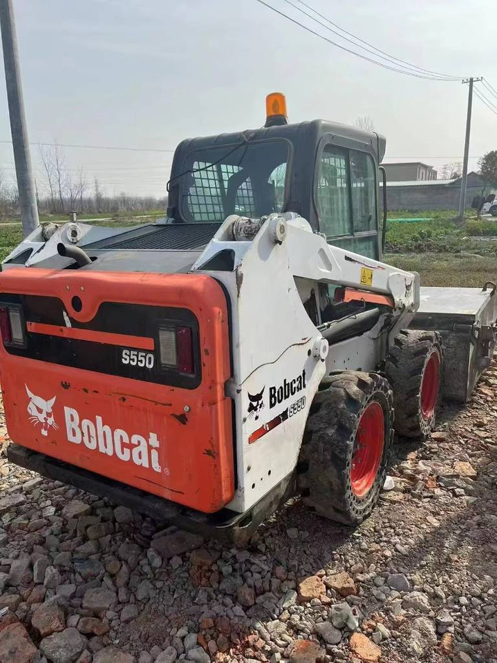 Bobcat S 550 - Ratinis krautuvas: foto 1 Bobcat S 550 - Ratinis krautuvas: foto 1