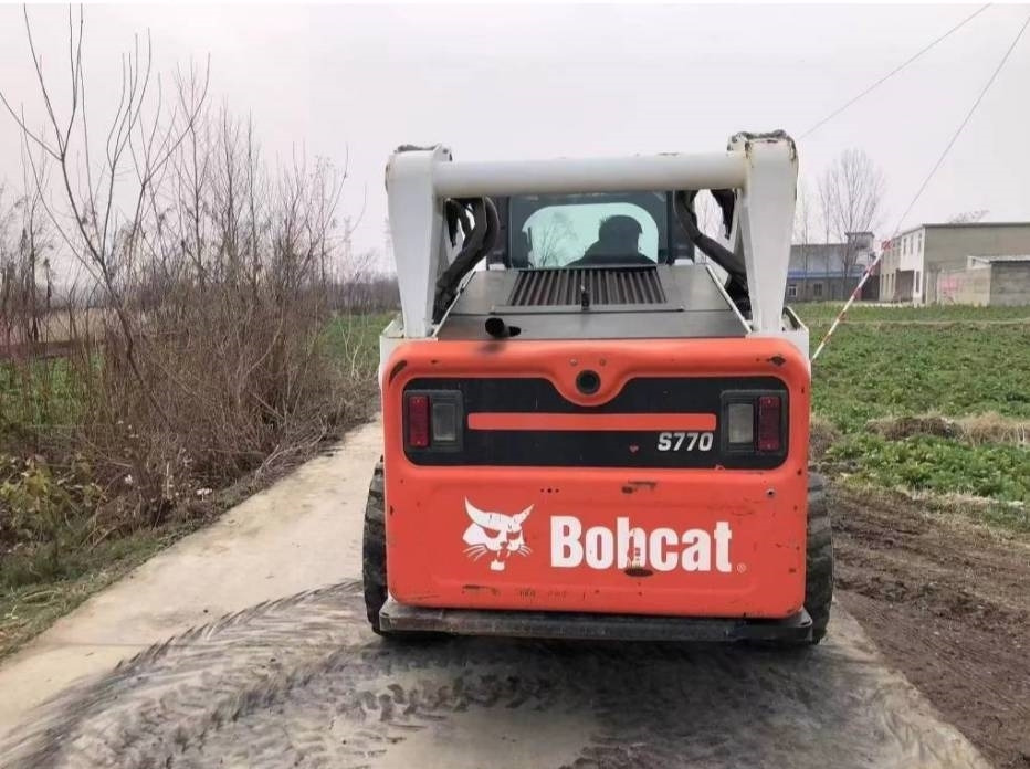 Bobcat S 770 - Mini krautuvas: foto 4 Bobcat S 770 - Mini krautuvas: foto 4