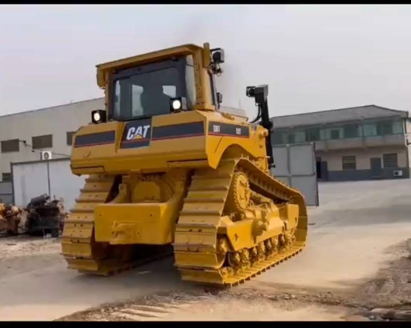 CAT D 8 T - Buldozeris: foto 1 CAT D 8 T - Buldozeris: foto 1