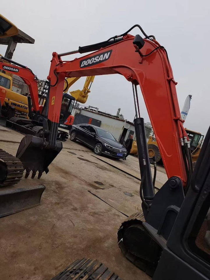 Doosan DH 60-7 - Mini ekskavatorius: foto 2 Doosan DH 60-7 - Mini ekskavatorius: foto 2