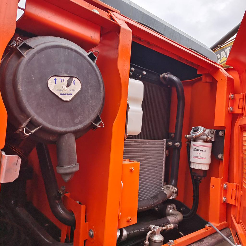 Vikšrinis ekskavatorius Doosan DX 150 LC: foto 12