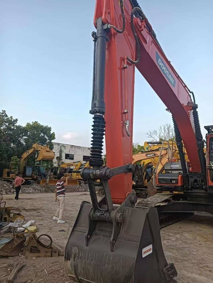Doosan DX 225 - Ratinis krautuvas: foto 4 Doosan DX 225 - Ratinis krautuvas: foto 4