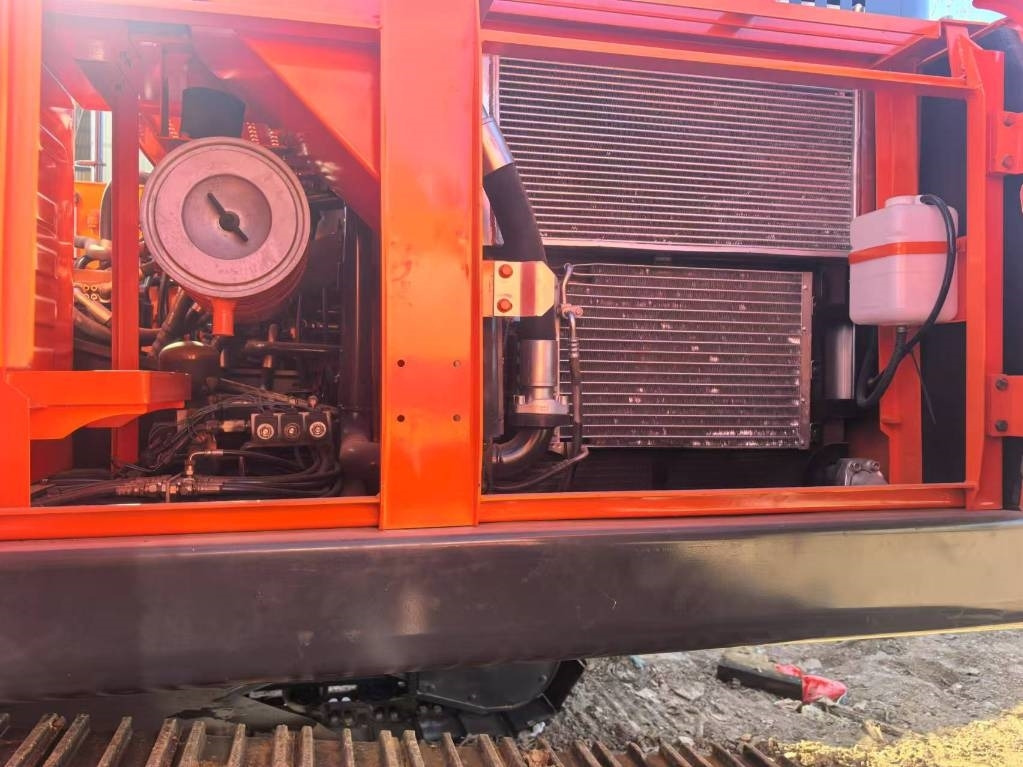 Vikšrinis ekskavatorius Doosan DX 225 LC: foto 8 Vikšrinis ekskavatorius Doosan DX 225 LC: foto 8