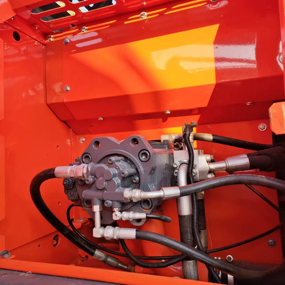 Vikšrinis ekskavatorius Doosan DX 225 LC: foto 7