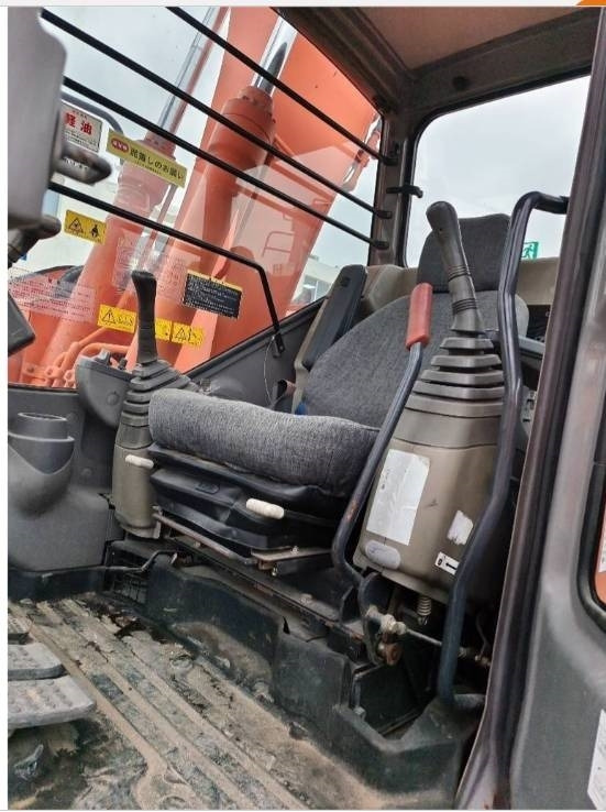 Hitachi ZX 135 US - Vikšrinis ekskavatorius: foto 4 Hitachi ZX 135 US - Vikšrinis ekskavatorius: foto 4