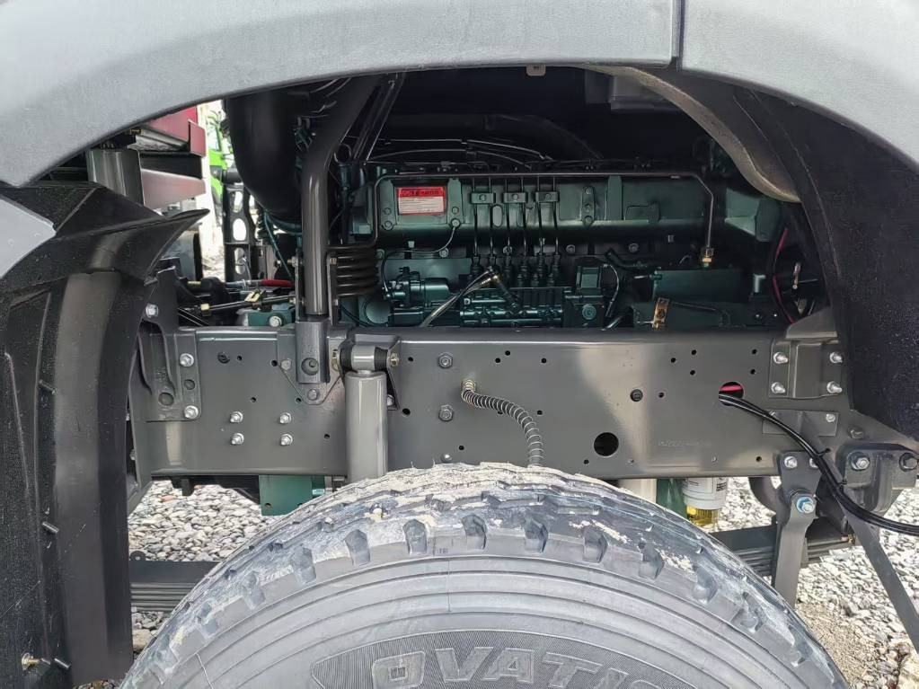 Howo 371 8x4 - Savivartis priekaba: foto 5 Howo 371 8x4 - Savivartis priekaba: foto 5