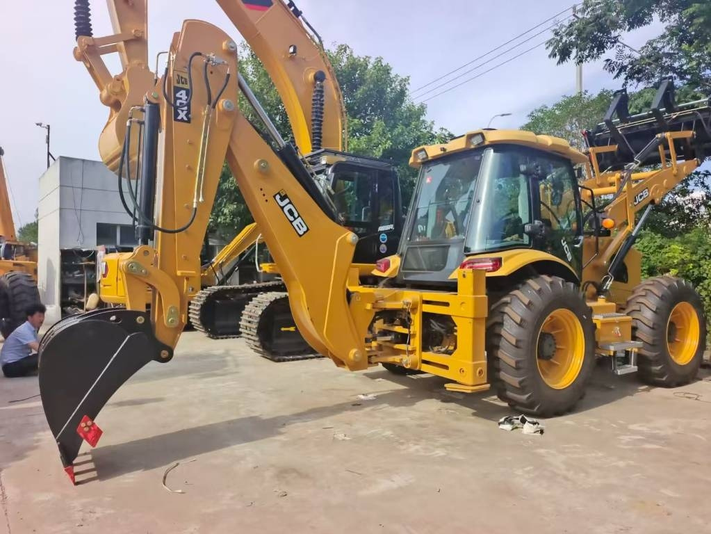 JCB 4 CX - Ekskavatorius-krautuvas: foto 1 JCB 4 CX - Ekskavatorius-krautuvas: foto 1