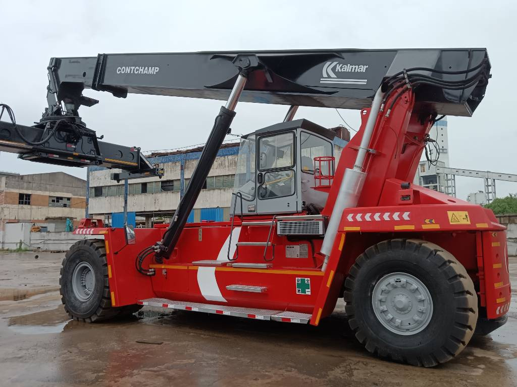 Kalmar DRF 450 - Stelažų krautuvas: foto 1 Kalmar DRF 450 - Stelažų krautuvas: foto 1