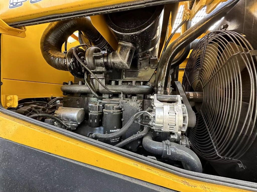 Komatsu WA 380 - Ratinis krautuvas: foto 2 Komatsu WA 380 - Ratinis krautuvas: foto 2