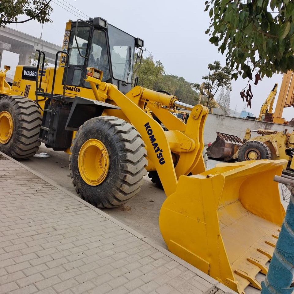 Komatsu WA 380 - Ratinis krautuvas: foto 3 Komatsu WA 380 - Ratinis krautuvas: foto 3