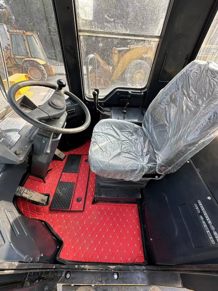 Komatsu WA 380 - Ratinis krautuvas: foto 5 Komatsu WA 380 - Ratinis krautuvas: foto 5