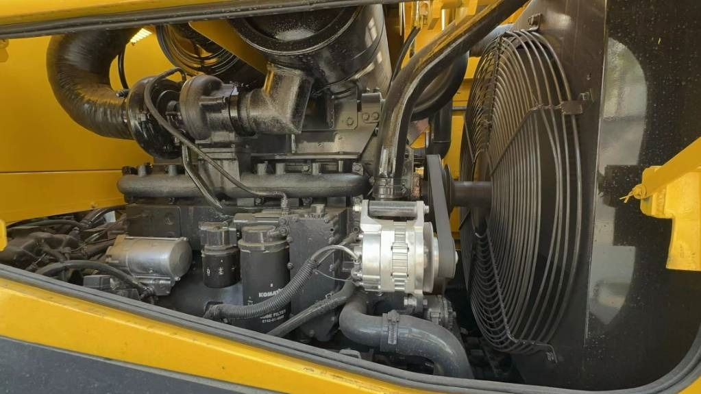 Komatsu WA 380 - Ratinis krautuvas: foto 2 Komatsu WA 380 - Ratinis krautuvas: foto 2