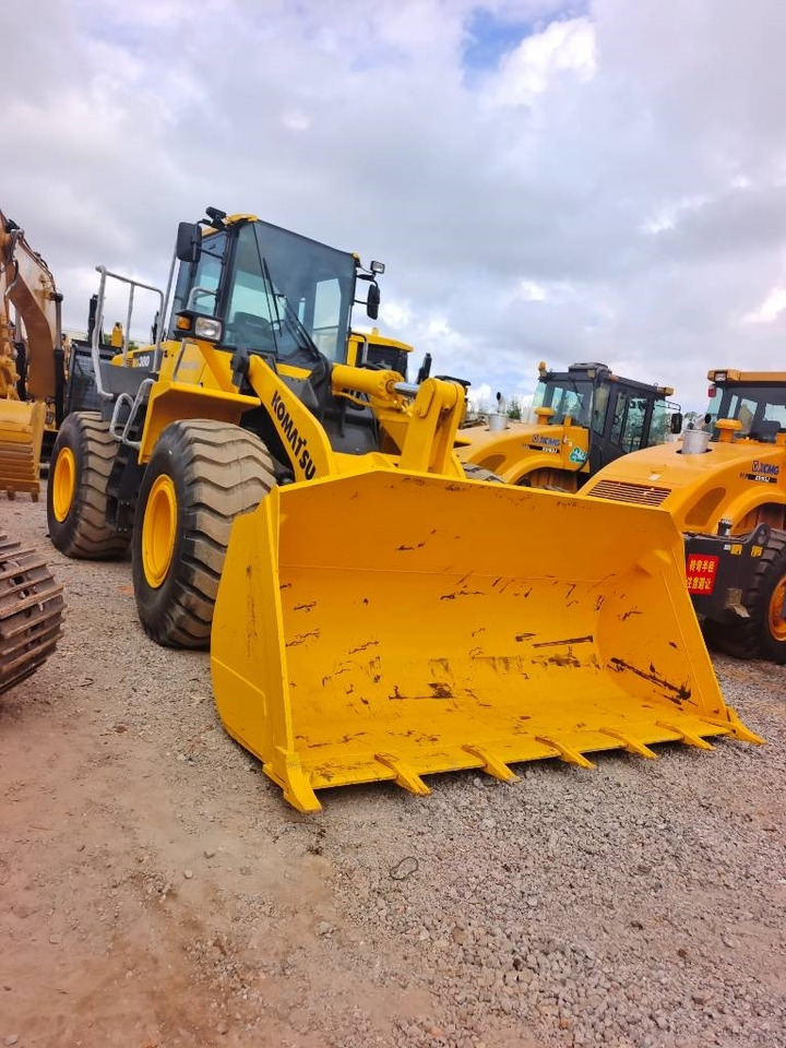 Komatsu WA 380 - Vikšrinis ekskavatorius: foto 3 Komatsu WA 380 - Vikšrinis ekskavatorius: foto 3