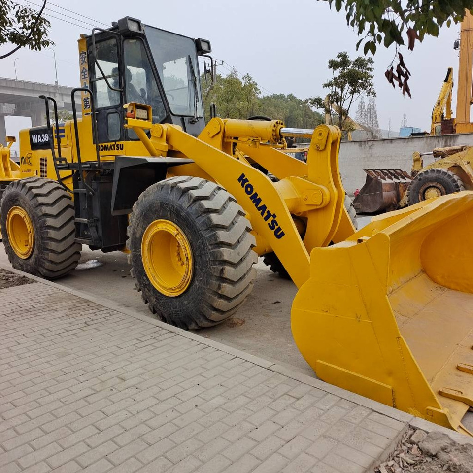 Komatsu WA 380 - Ratinis krautuvas: foto 1 Komatsu WA 380 - Ratinis krautuvas: foto 1