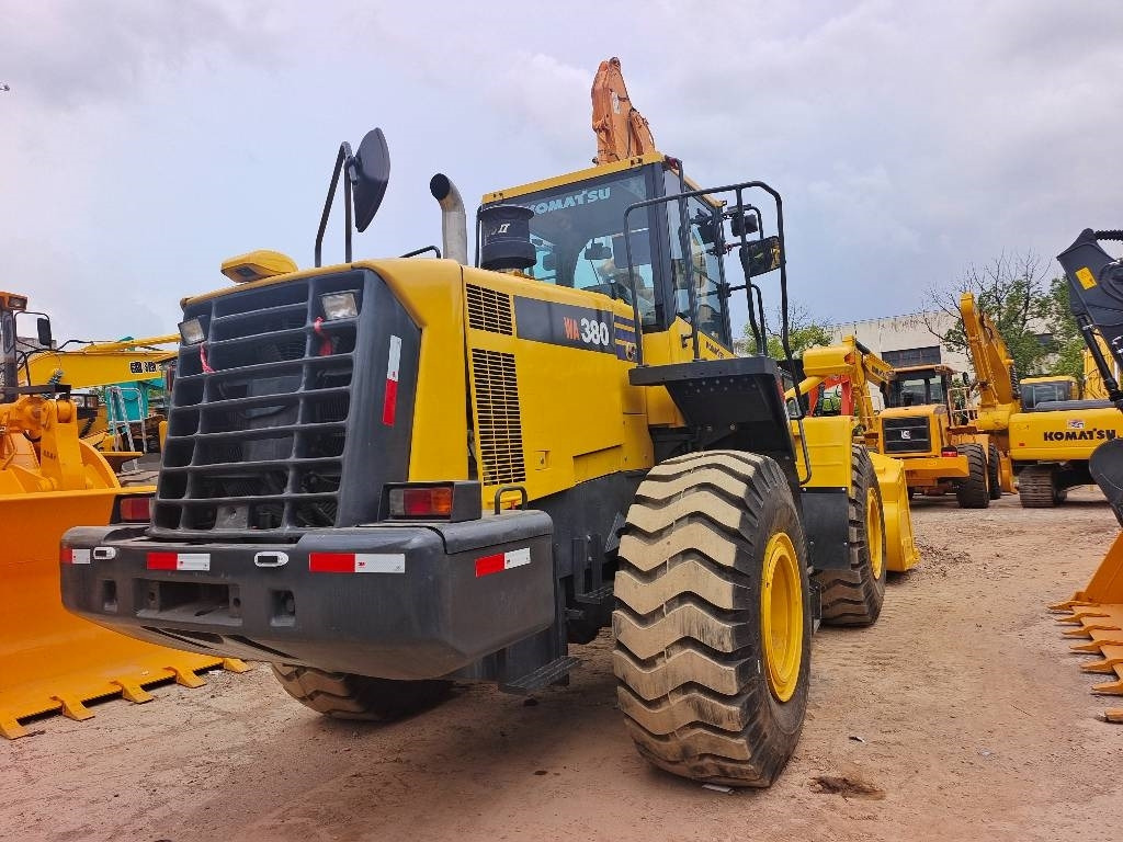 Komatsu WA 380 - Vikšrinis ekskavatorius: foto 2 Komatsu WA 380 - Vikšrinis ekskavatorius: foto 2