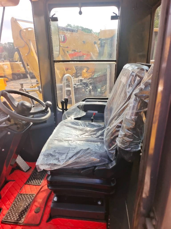 Komatsu WA 470-3 - Ratinis krautuvas: foto 3 Komatsu WA 470-3 - Ratinis krautuvas: foto 3