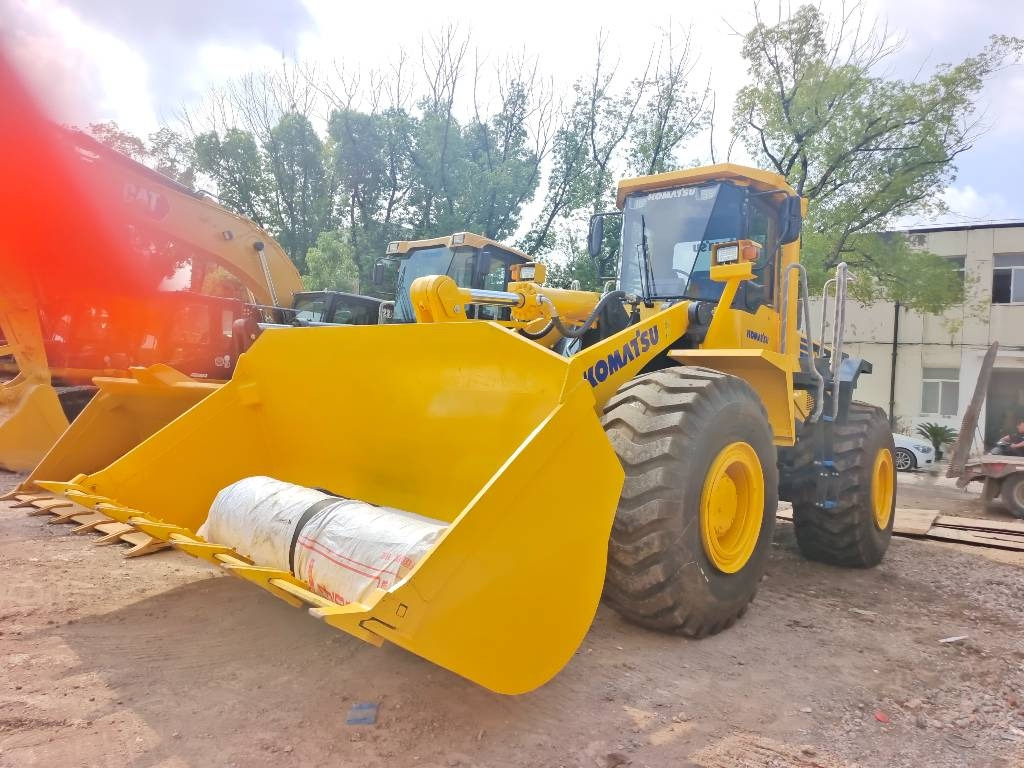 Komatsu WA 470-3 - Ratinis krautuvas: foto 1 Komatsu WA 470-3 - Ratinis krautuvas: foto 1