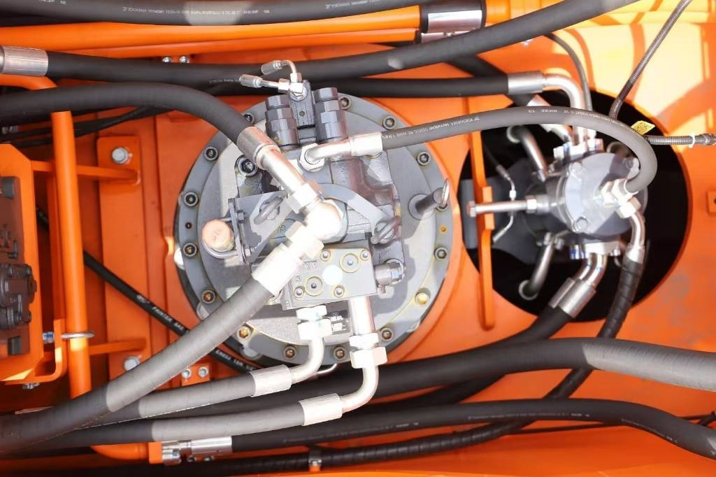 Lonking LG 6245 F G4 100% brand new machine - Vikšrinis ekskavatorius: foto 5 Lonking LG 6245 F G4 100% brand new machine - Vikšrinis ekskavatorius: foto 5