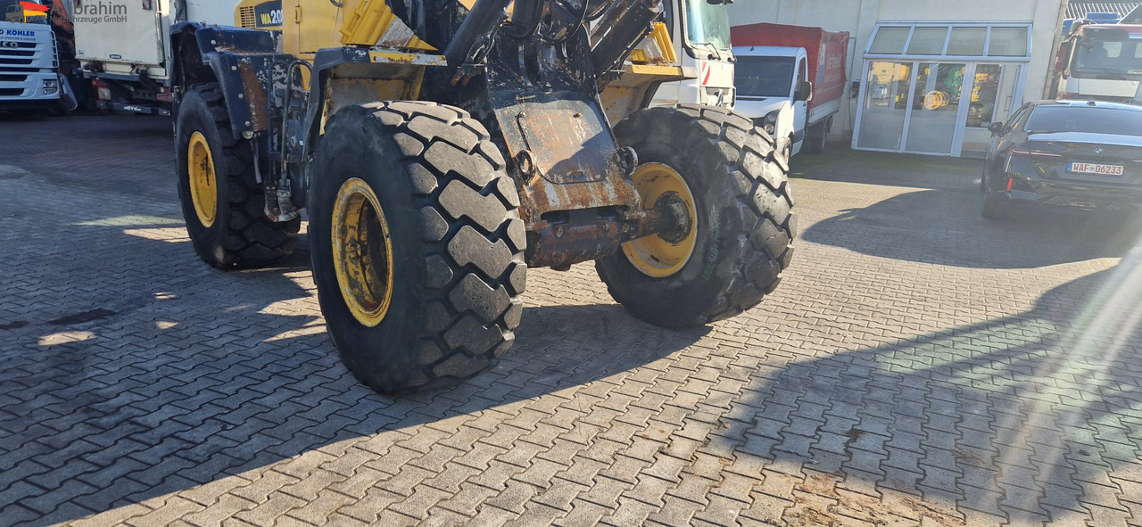 Komatsu WA 200 technisch ok. technische Wartung beim Komatsu Service - Ratinis krautuvas: foto 3 Komatsu WA 200 technisch ok. technische Wartung beim Komatsu Service - Ratinis krautuvas: foto 3