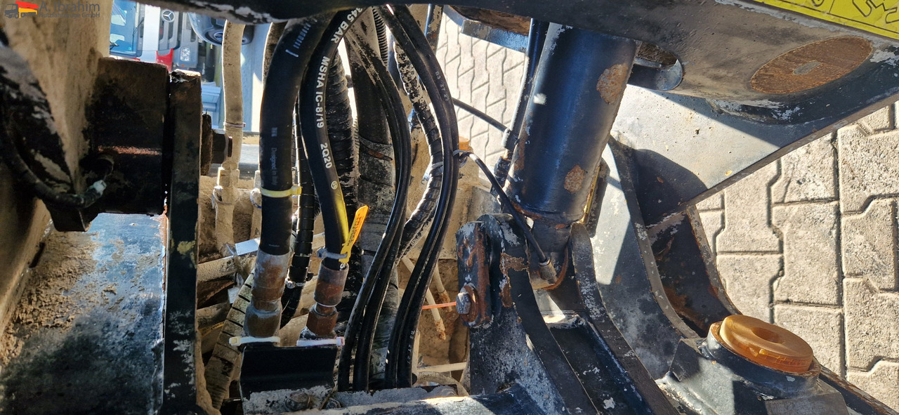 Komatsu WA 200 technisch ok. technische Wartung beim Komatsu Service - Ratinis krautuvas: foto 4 Komatsu WA 200 technisch ok. technische Wartung beim Komatsu Service - Ratinis krautuvas: foto 4