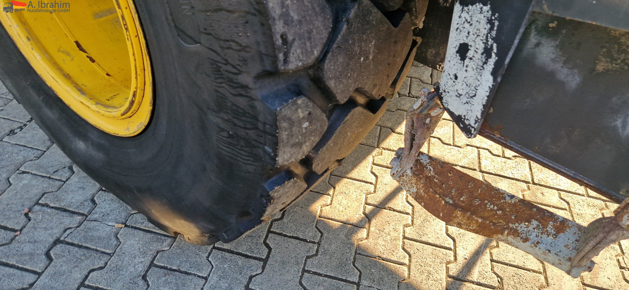 Komatsu WA 200 technisch ok. technische Wartung beim Komatsu Service - Ratinis krautuvas: foto 2 Komatsu WA 200 technisch ok. technische Wartung beim Komatsu Service - Ratinis krautuvas: foto 2