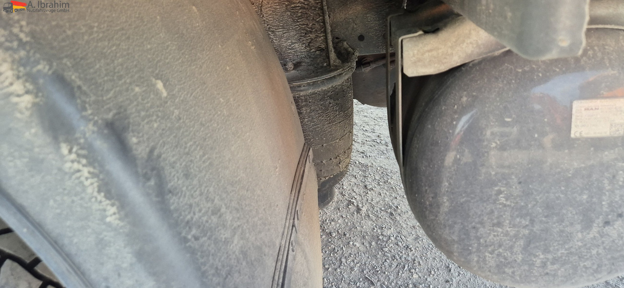 MAN TGL 8.160 4x2 Brotkoffer mit Kühlfach nicht fahrbereit ! nicht rollfähig - Furgonas šaldytuvas: foto 4 MAN TGL 8.160 4x2 Brotkoffer mit Kühlfach nicht fahrbereit ! nicht rollfähig - Furgonas šaldytuvas: foto 4
