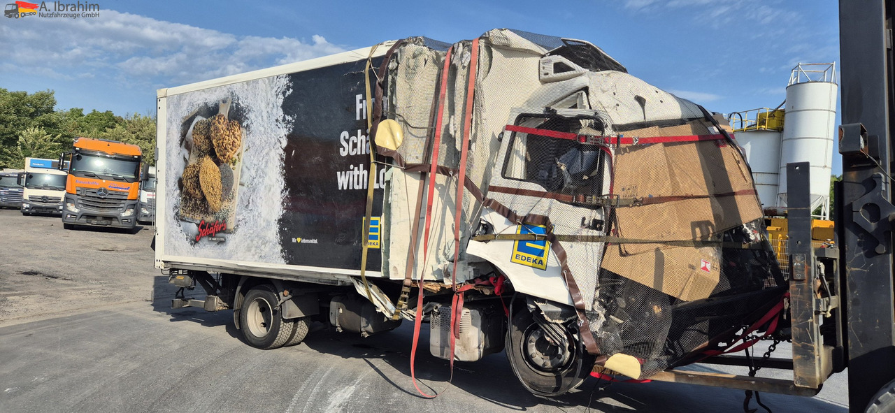 MAN TGL 8.160 4x2 Brotkoffer mit Kühlfach nicht fahrbereit ! nicht rollfähig - Furgonas šaldytuvas: foto 1 MAN TGL 8.160 4x2 Brotkoffer mit Kühlfach nicht fahrbereit ! nicht rollfähig - Furgonas šaldytuvas: foto 1