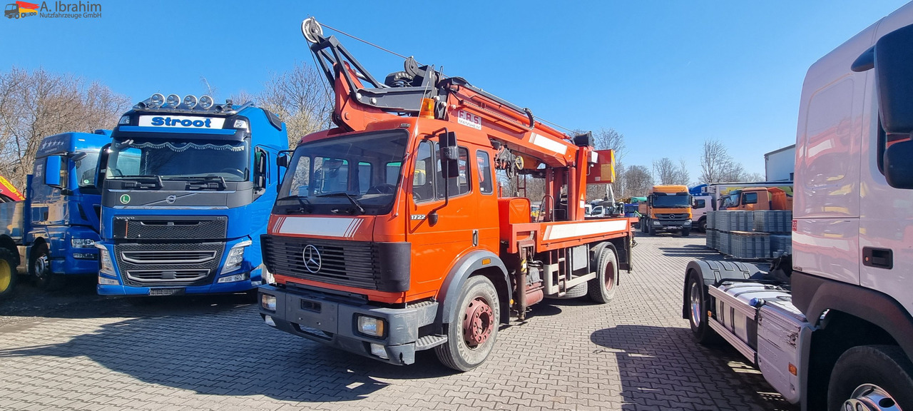 Mercedes-Benz 1722 Dachdeckerkran Cormach 30000 TECH, - Sunkvežimis su kranu, Platforminis/ Bortinis sunkvežimis: foto 1 Mercedes-Benz 1722 Dachdeckerkran Cormach 30000 TECH, - Sunkvežimis su kranu, Platforminis/ Bortinis sunkvežimis: foto 1