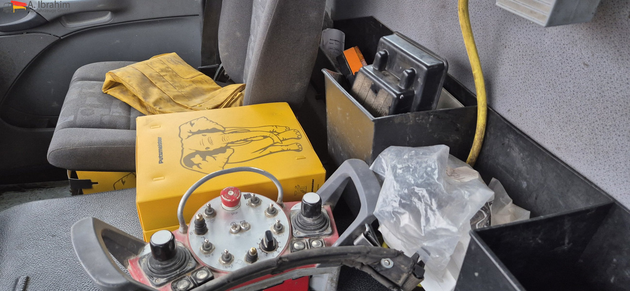 Mercedes-Benz 3241 PM 21-3 Liebherr 7 cbm PUMI Putzmeister Liebherr - Betonvežis su siurbliu: foto 3 Mercedes-Benz 3241 PM 21-3 Liebherr 7 cbm PUMI Putzmeister Liebherr - Betonvežis su siurbliu: foto 3