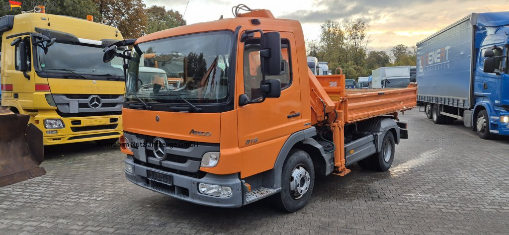 Mercedes-Benz 818 Meiller Dreiseitenkipper mit Kran - Savivartis sunkvežimis, Sunkvežimis su kranu: foto 1 Mercedes-Benz 818 Meiller Dreiseitenkipper mit Kran - Savivartis sunkvežimis, Sunkvežimis su kranu: foto 1