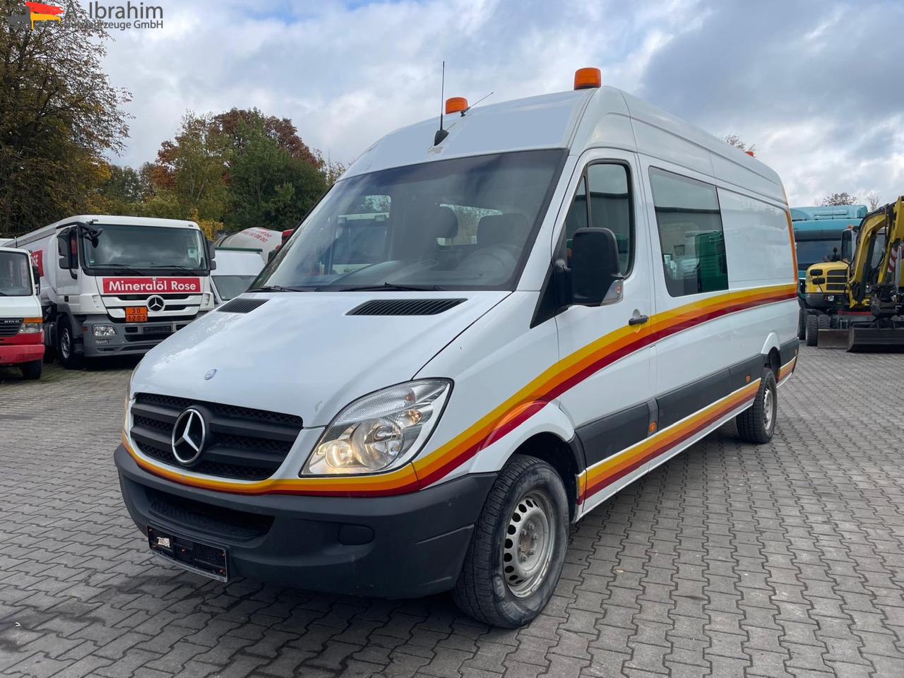 Mercedes-Benz Sprinter DB 319 CDI Geschlossen Kasten | 15 m³ | V6 | 4.5 m Radstand - Krovininis mikroautobusas: foto 1 Mercedes-Benz Sprinter DB 319 CDI Geschlossen Kasten | 15 m³ | V6 | 4.5 m Radstand - Krovininis mikroautobusas: foto 1