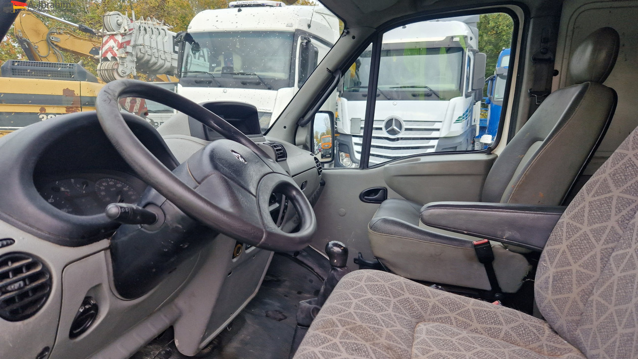 Krovininis mikroautobusas Renault 52AF, zwillingsbereift 2.8 nicht neu, aber läuft,: foto 7 Krovininis mikroautobusas Renault 52AF, zwillingsbereift 2.8 nicht neu, aber läuft,: foto 7