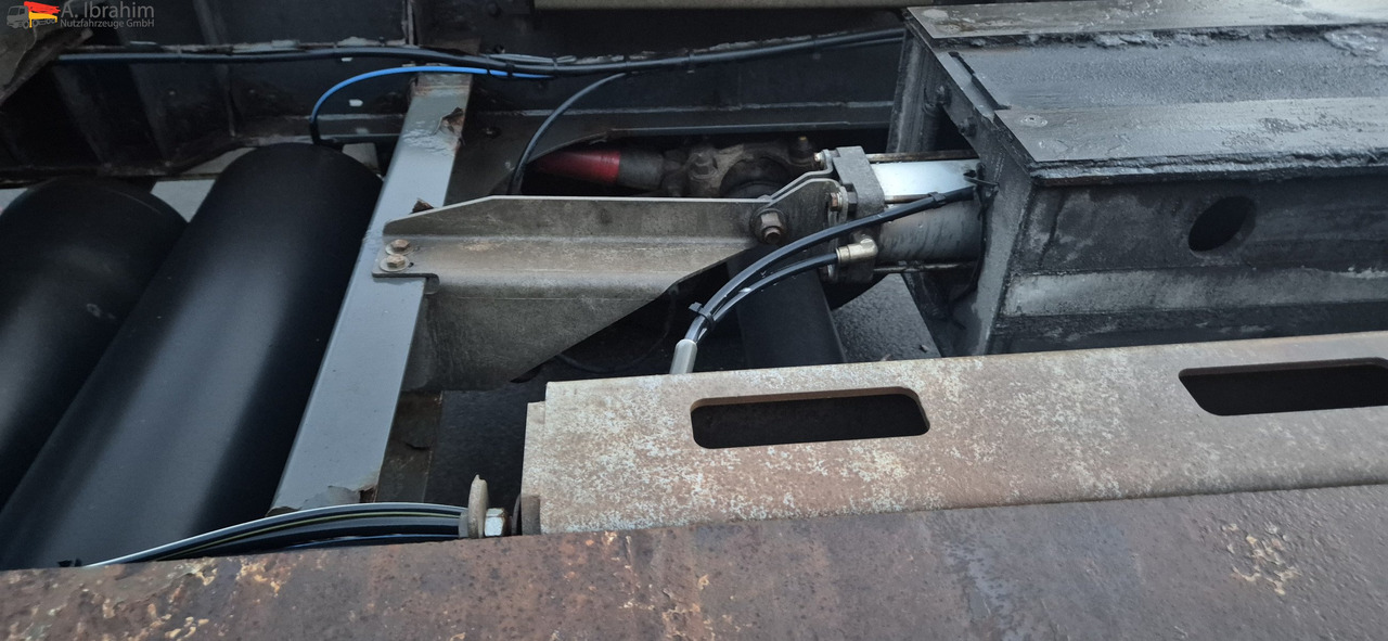 Schmitz SCF24 2x20,30,40,45 ft Multichassis, ausziehbar - Konteineris-vežimus/ Sukeisti kūną puspriekabė: foto 5 Schmitz SCF24 2x20,30,40,45 ft Multichassis, ausziehbar - Konteineris-vežimus/ Sukeisti kūną puspriekabė: foto 5