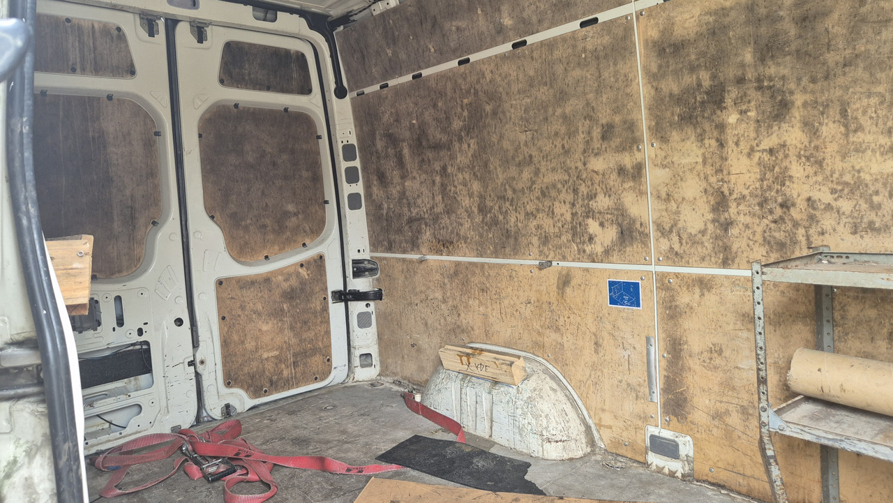VW Crafter 2.5 Diesel Rost ja, technisch super, HU neu 01 2025 - Krovininis mikroautobusas: foto 4 VW Crafter 2.5 Diesel Rost ja, technisch super, HU neu 01 2025 - Krovininis mikroautobusas: foto 4