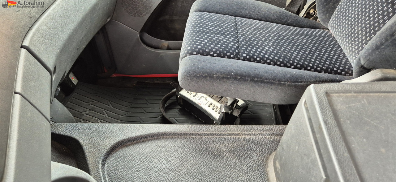 Mercedes-Benz 1841 Kran HIAB 166Bj. 2016 Funk FB ,mp3 - Vilkikas: foto 5 Mercedes-Benz 1841 Kran HIAB 166Bj. 2016 Funk FB ,mp3 - Vilkikas: foto 5