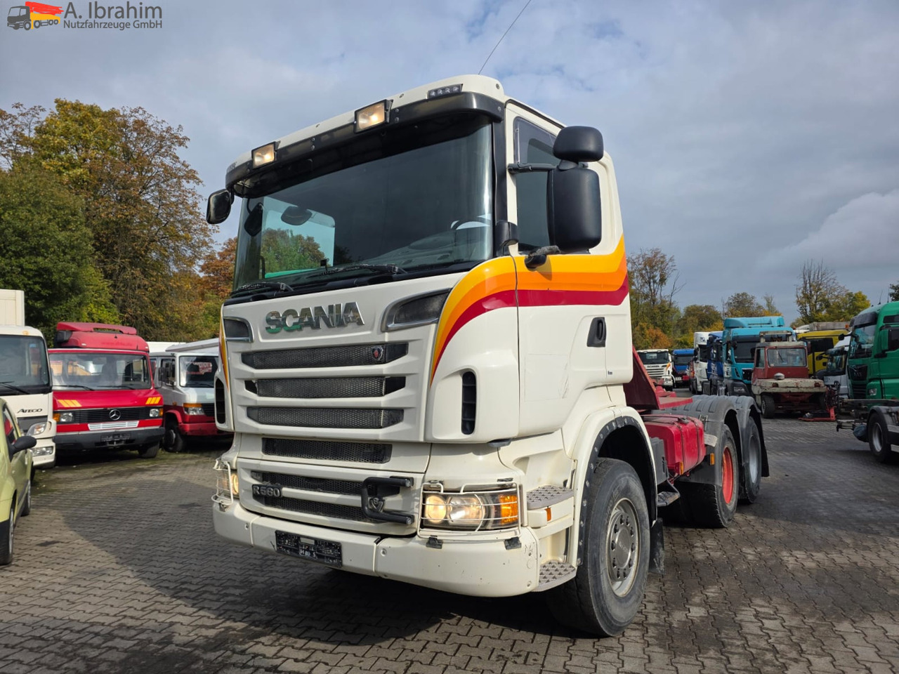 Scania R560 | 6x4 | V8 | Blatt Blatt | Schaltgetriebe | Kipphydraulik | Klima | Trommelbremse| 3 Pedals - Vilkikas: foto 1 Scania R560 | 6x4 | V8 | Blatt Blatt | Schaltgetriebe | Kipphydraulik | Klima | Trommelbremse| 3 Pedals - Vilkikas: foto 1