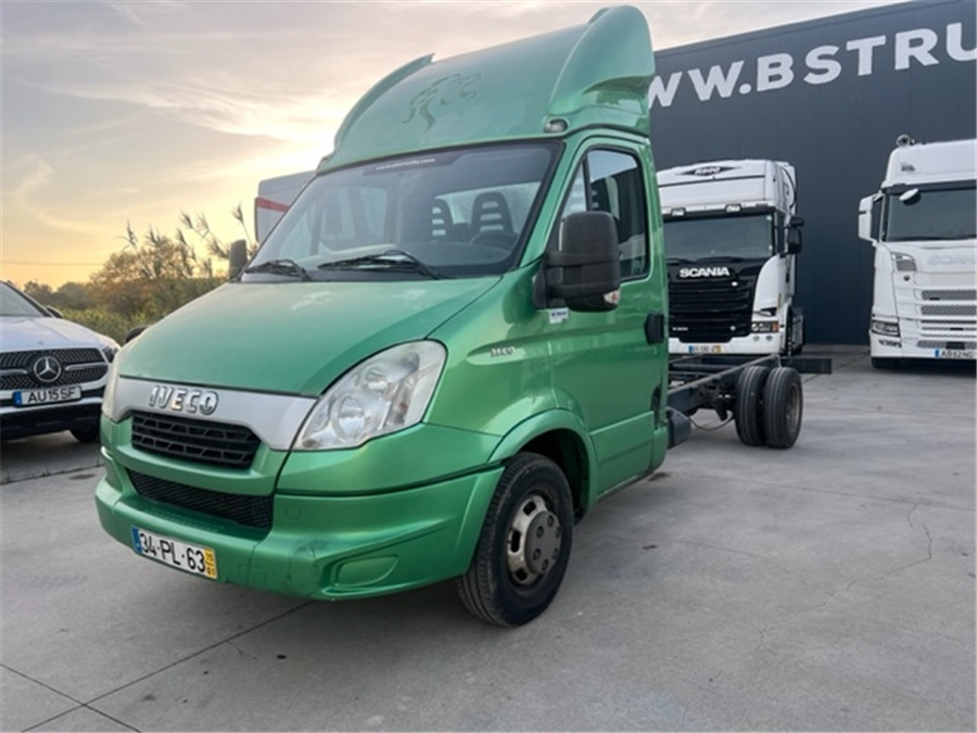 Iveco 35C17 - Komercinis automobilis: foto 1 Iveco 35C17 - Komercinis automobilis: foto 1