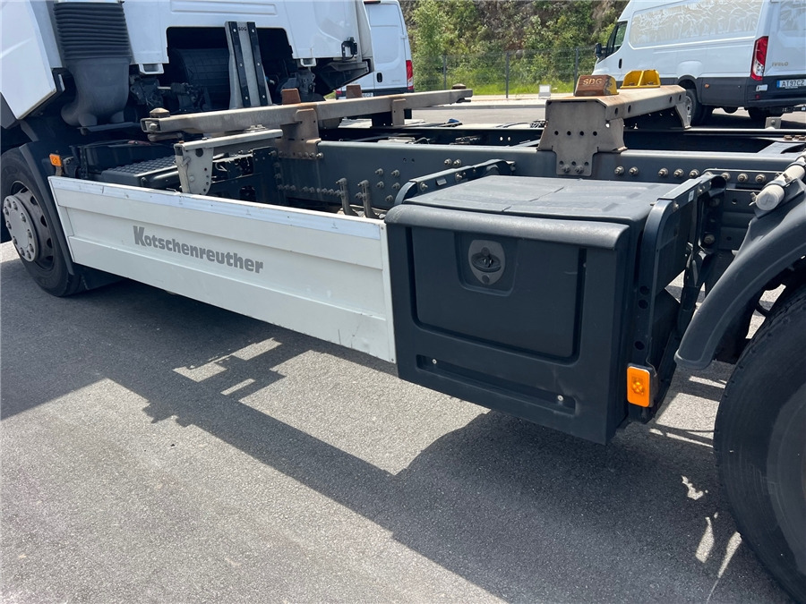 Platforminis/ Bortinis sunkvežimis Renault T430: foto 11