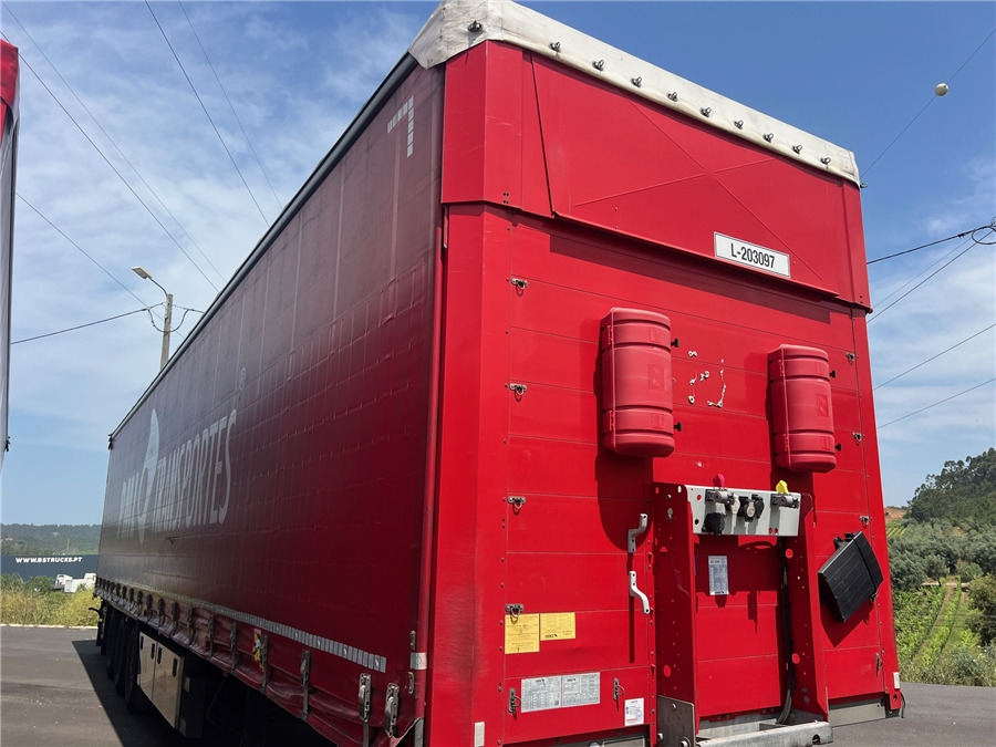 SCHMITZ CARGOBULL SCB-S3T TETO ELEVAR - Tentinė puspriekabė: foto 2 SCHMITZ CARGOBULL SCB-S3T TETO ELEVAR - Tentinė puspriekabė: foto 2
