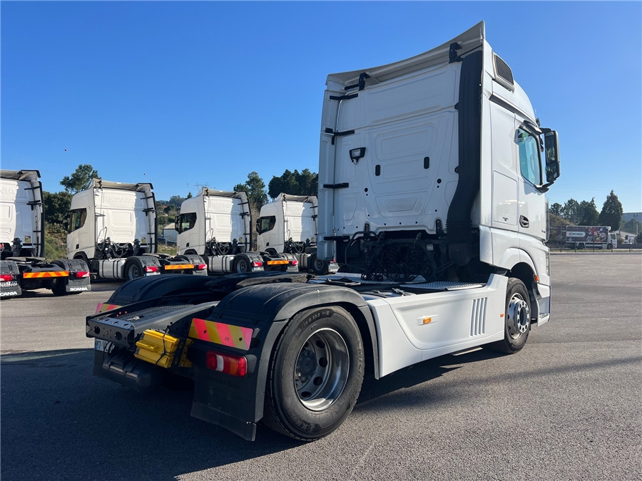 MERCEDES-BENZ 1845 / RETARDER - Vilkikas: foto 4 MERCEDES-BENZ 1845 / RETARDER - Vilkikas: foto 4