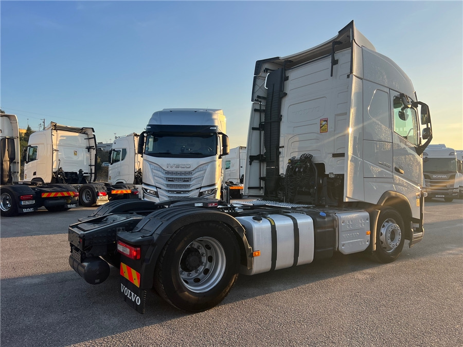Volvo FH500 / RETARDER / IPARKCOOL - Vilkikas: foto 4 Volvo FH500 / RETARDER / IPARKCOOL - Vilkikas: foto 4