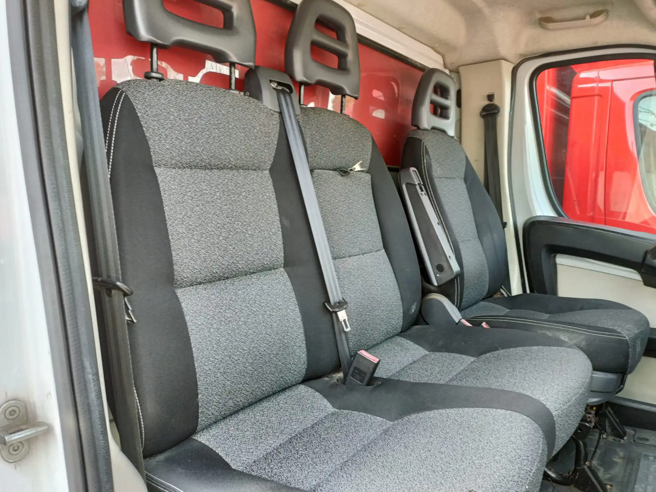 FIAT DUCATO BOX - Furgonas su krovinių dėže: foto 5 FIAT DUCATO BOX - Furgonas su krovinių dėže: foto 5