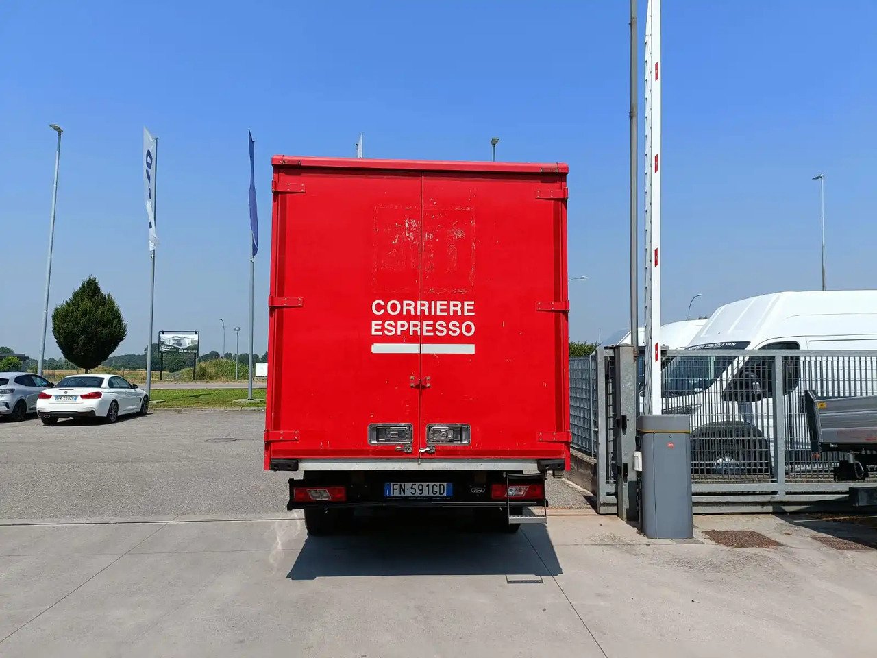 FORD TRANSIT FURGONATO BOX - Furgonas su krovinių dėže: foto 5 FORD TRANSIT FURGONATO BOX - Furgonas su krovinių dėže: foto 5