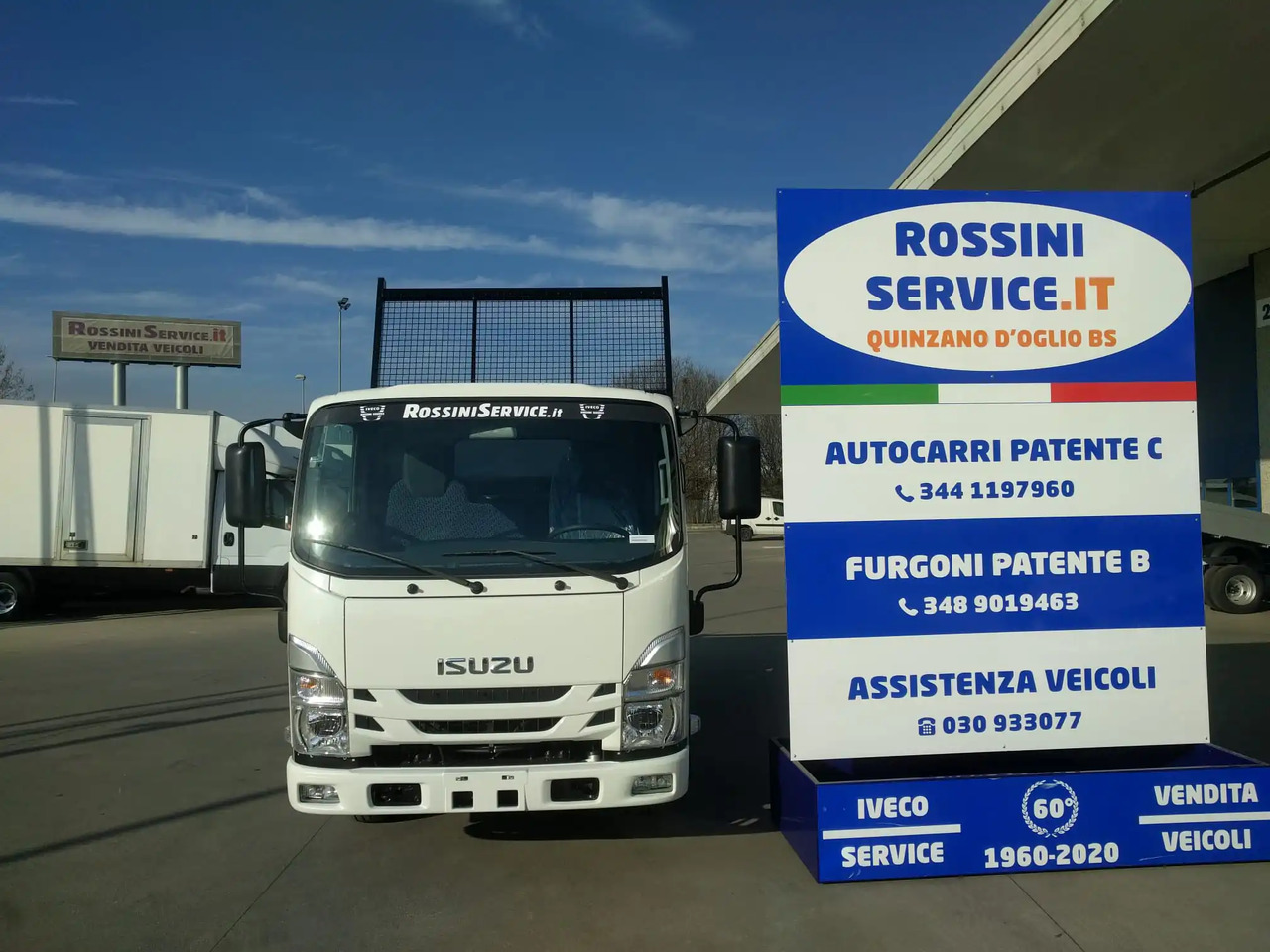ISUZU NNR M21 T - Mažas savivartis: foto 2 ISUZU NNR M21 T - Mažas savivartis: foto 2