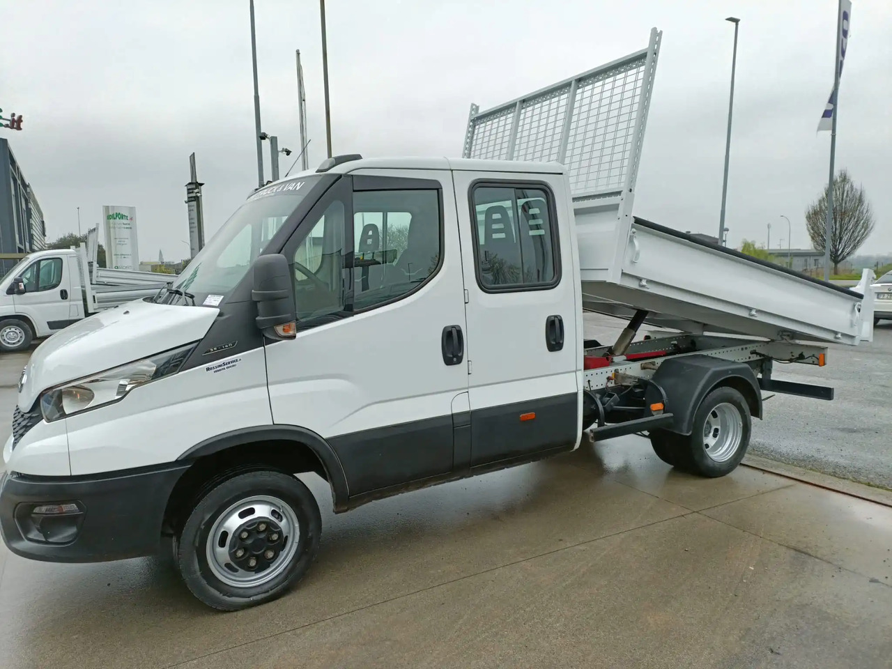 IVECO DAILY 35C14 DOPPIA CABINA RIBALTABILE 2.3 - Mažas savivartis: foto 2 IVECO DAILY 35C14 DOPPIA CABINA RIBALTABILE 2.3 - Mažas savivartis: foto 2