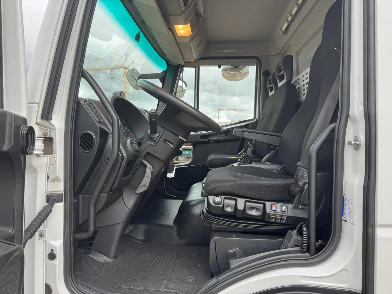 IVECO EUROCARGO 75E19P - Važiuoklės sunkvežimis: foto 2 IVECO EUROCARGO 75E19P - Važiuoklės sunkvežimis: foto 2