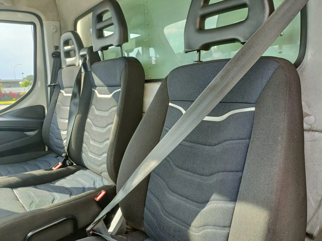 IVECO DAILY 35C14 - Komercinis automobilis: foto 5 IVECO DAILY 35C14 - Komercinis automobilis: foto 5