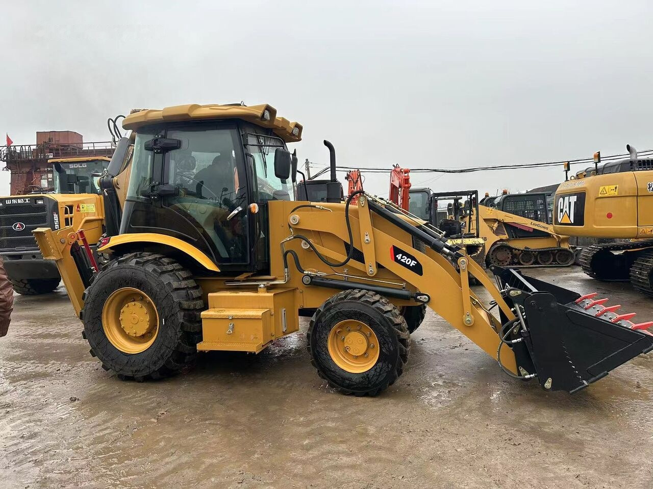 Caterpillar 420F - Ekskavatorius-krautuvas: foto 5 Caterpillar 420F - Ekskavatorius-krautuvas: foto 5
